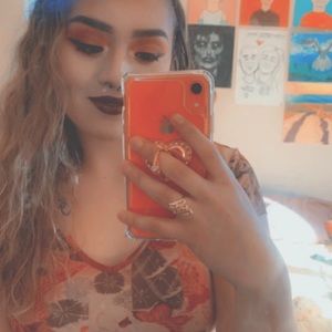 Meet your Posher, Leslie